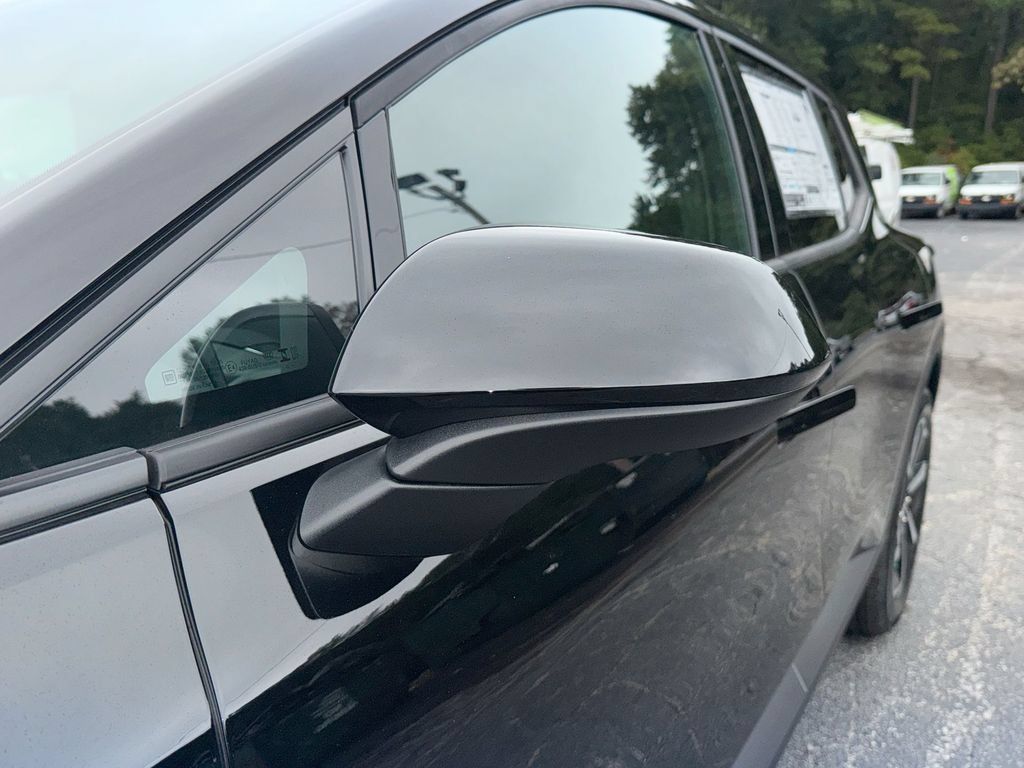 New 2026 Chevrolet Equinox EV LT FWD image 11