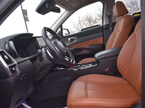 Certified 2022 Kia Sorento SX Prestige w/ Rust Color Package image 28