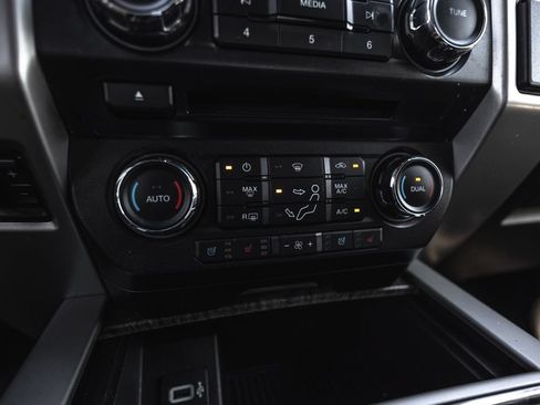 Used 2017 Ford F350 Lariat w/ Camper Package AWD/4WD image 19