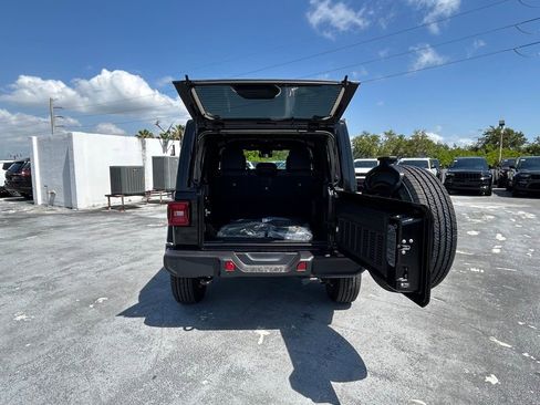 New 2025 Jeep Wrangler Sahara image 28