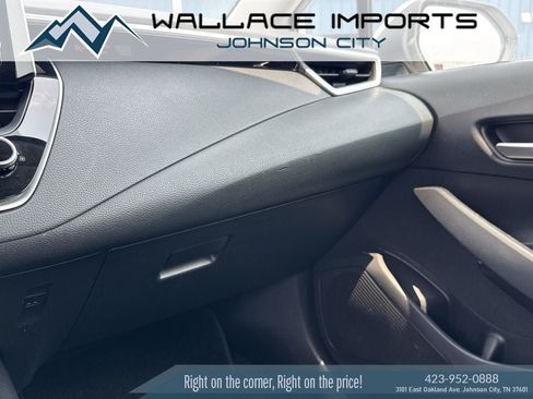 Used 2021 Toyota Corolla LE FWD image 19