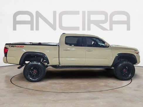 Used 2018 Toyota Tacoma TRD Off-Road w/ Technology Package image 10