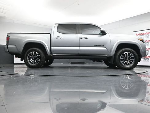 Used 2023 Toyota Tacoma TRD Sport AWD/4WD image 34