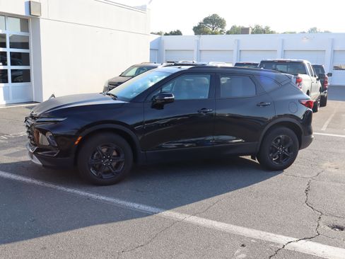 Used 2023 Chevrolet Blazer LT w/ Sound & Technology Package AWD/4WD image 18