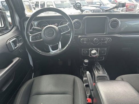 Certified 2020 Jeep Gladiator Overland image 25