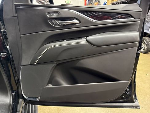 Used 2023 Cadillac Escalade ESV V image 75