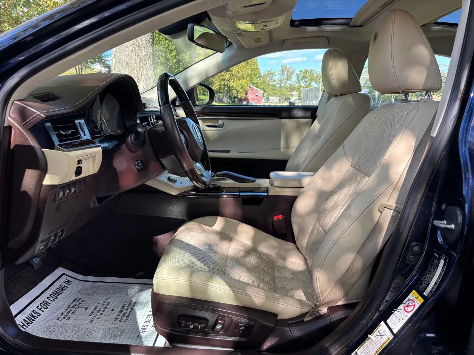 Used 2016 Lexus ES 350 w/ Luxury Package w/Wood Trim FWD image 9