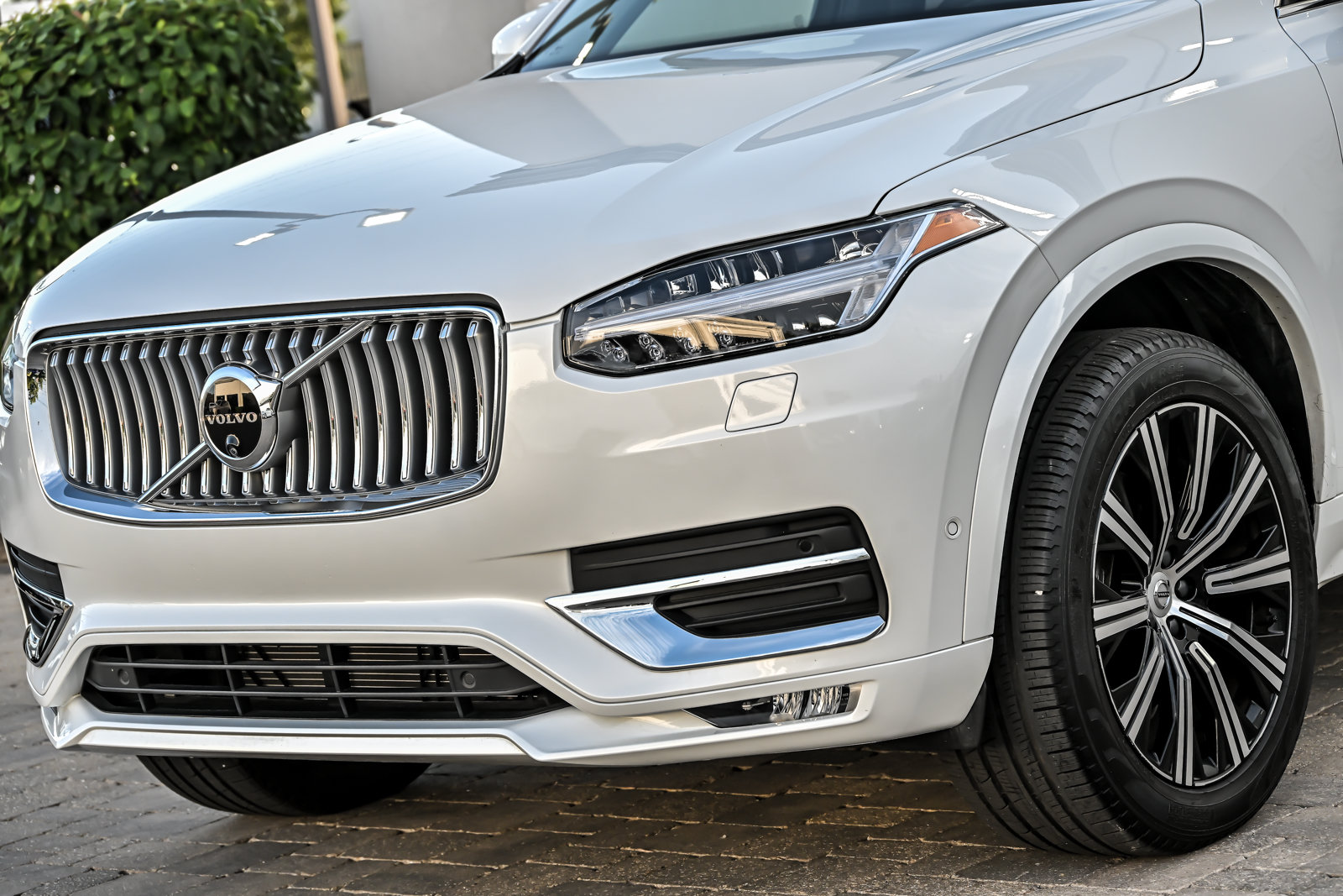 Used 2025 Volvo XC90 B6 Plus w/ Protection Package Premier AWD/4WD image 6