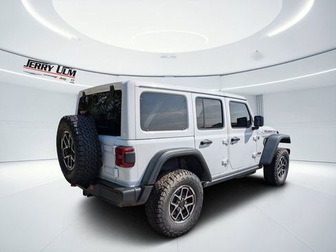 New 2026 Jeep Wrangler Unlimited Rubicon AWD/4WD image 3