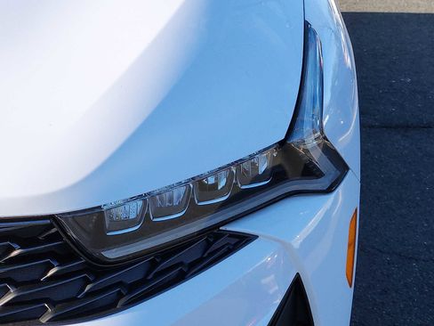 Used 2023 Kia K5 GT image 9