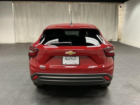 New 2026 Chevrolet Trax LS FWD image 4