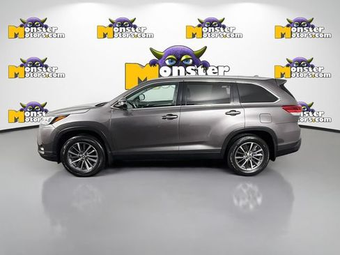 Used 2019 Toyota Highlander XLE AWD/4WD image 8