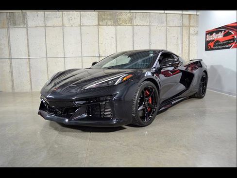 Used 2024 Chevrolet Corvette E-Ray w/ Stealth Interior Trim Package AWD/4WD image 4