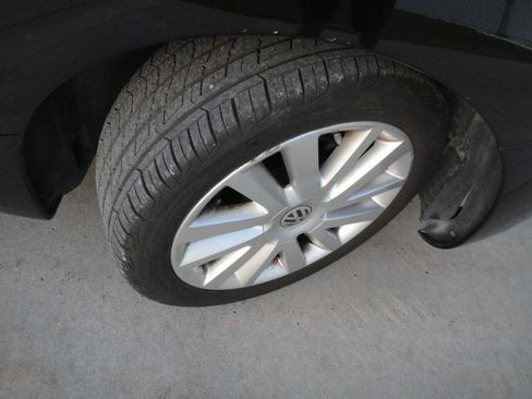 Used 2008 Volkswagen Beetle SE image 24