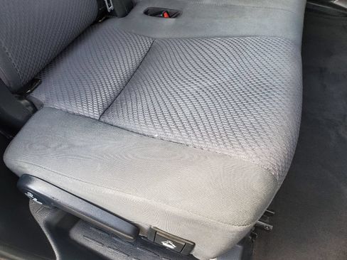 Used 2019 Toyota Highlander LE FWD image 35