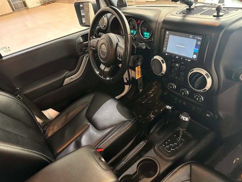 Used 2013 Jeep Wrangler Unlimited Sahara w/ Connectivity Group AWD/4WD image 27
