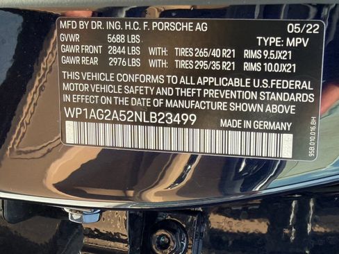Certified 2022 Porsche Macan S AWD/4WD image 33