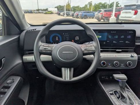 Used 2024 Hyundai Kona SE FWD image 22
