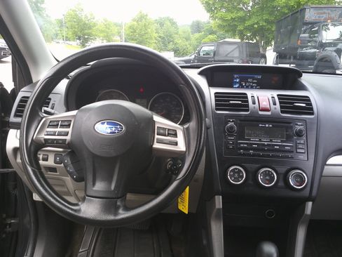 Used 2014 Subaru Forester 2.5i Premium w/ All-Weather Package AWD/4WD image 11