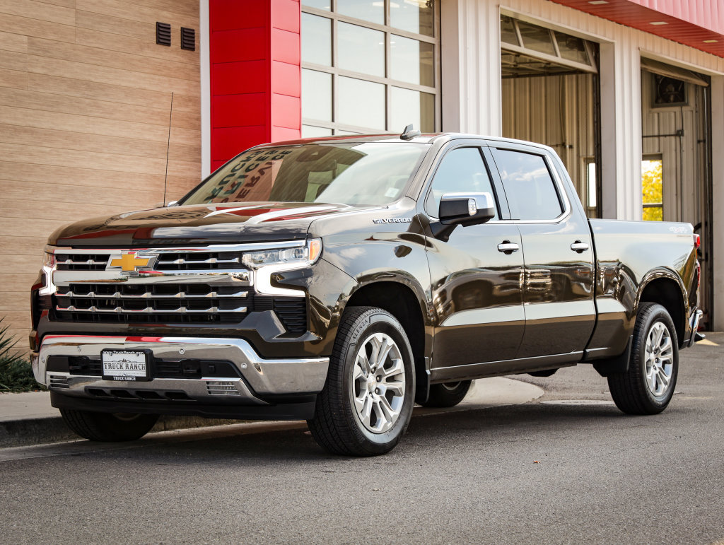 Used 2023 Chevrolet Silverado 1500 LTZ w/ LTZ Premium Package AWD/4WD image 8
