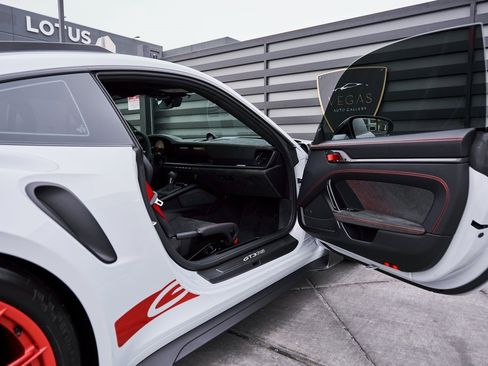 Used 2025 Porsche 911 GT3 RS w/ Weissach Package image 31