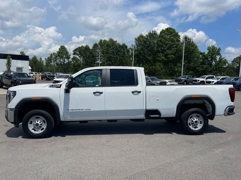 Used 2025 GMC Sierra 2500 Pro w/ Convenience Package image 2