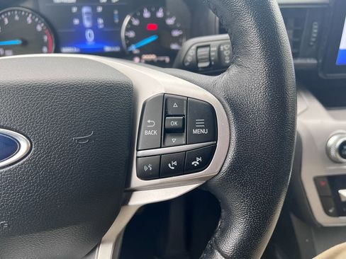 Used 2023 Ford Explorer XLT w/ Equipment Group 202A AWD/4WD image 27