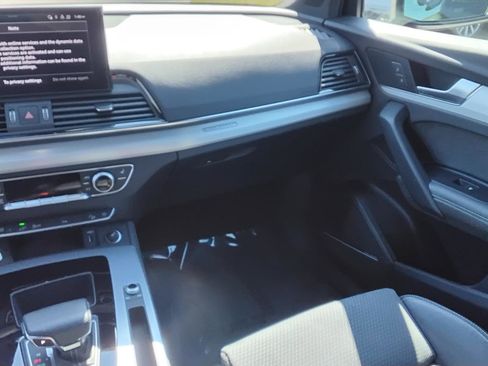 Certified 2023 Audi Q5 e Premium Plus w/ Premium Plus Package image 19