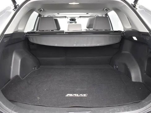 Used 2022 Toyota RAV4 XLE w/ Convenience Package AWD/4WD image 16