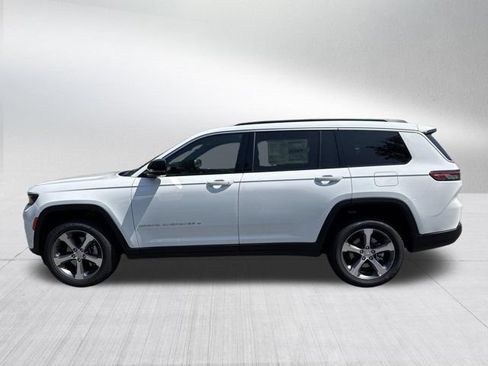 New 2026 Jeep Grand Cherokee L Limited w/ Luxury Tech Group II AWD/4WD image 8