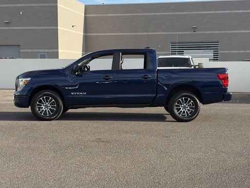Used 2023 Nissan Titan SV image 29