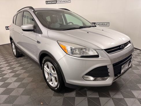 Used 2016 Ford Escape SE w/ Equipment Group 201A AWD/4WD image 8