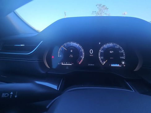 Used 2023 Jeep Grand Cherokee Altitude AWD/4WD image 19