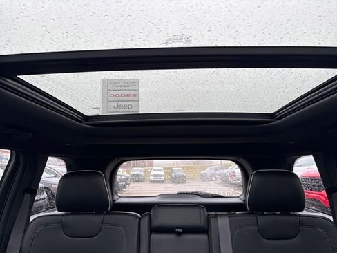 Used 2023 Jeep Grand Cherokee Summit w/ Luxury Tech Group V image 17