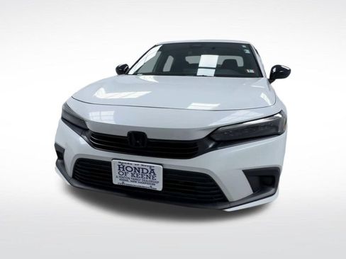 Used 2023 Honda Civic Sport image 3