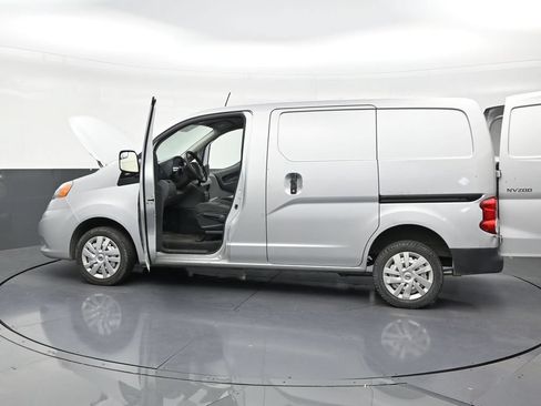 Used 2021 Nissan NV200 S FWD image 29