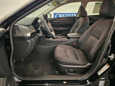 Used 2024 Nissan Altima 2.5 SV image 12