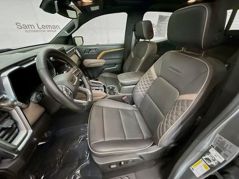 Used 2024 GMC Canyon Denali image 24