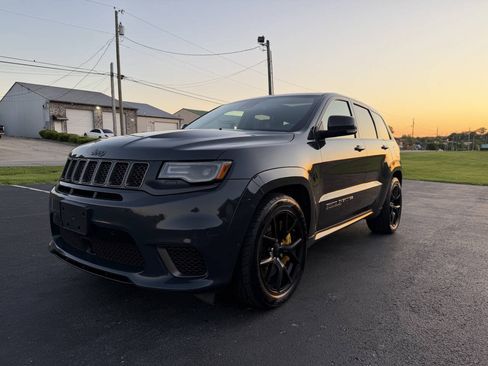 Used 2018 Jeep Grand Cherokee Trackhawk AWD/4WD image 1