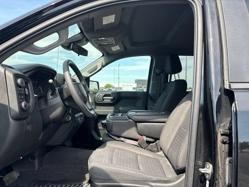 Used 2022 Chevrolet Silverado 1500 Custom w/ LPO, Dark Essentials Package AWD/4WD image 10