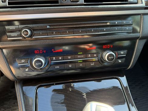 Used 2014 BMW 528i xDrive Sedan image 31