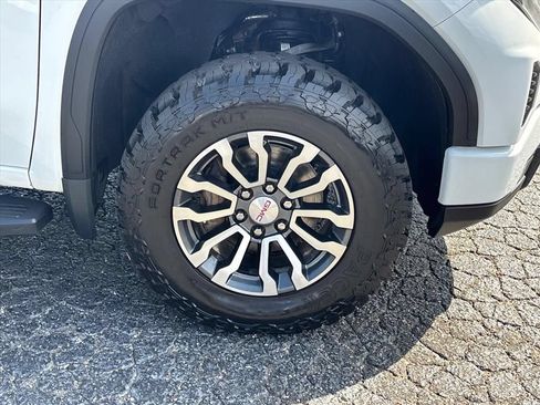 Used 2022 GMC Sierra 1500 AT4 AWD/4WD image 10