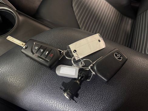 Used 2022 Toyota Camry SE image 27