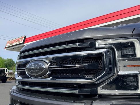 Used 2022 Ford F450 Platinum w/ FX4 Off-Road Package image 30