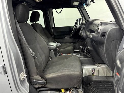 Used 2016 Jeep Wrangler Unlimited Sport w/ Quick Order Package 24S AWD/4WD image 13