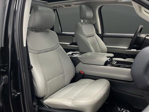 Used 2025 Ford Expedition Max Active AWD/4WD image 25