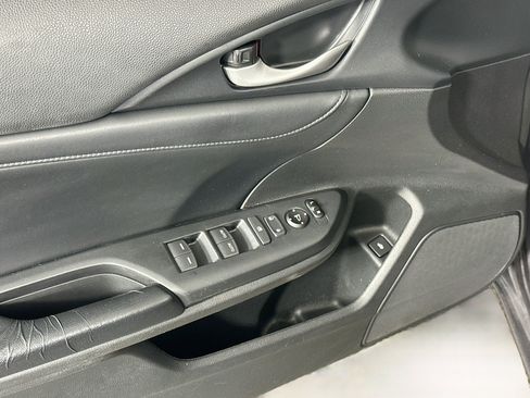Used 2019 Honda Insight Touring image 15