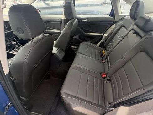 Used 2024 Volkswagen Jetta SE w/ Panoramic Sunroof Package FWD image 7