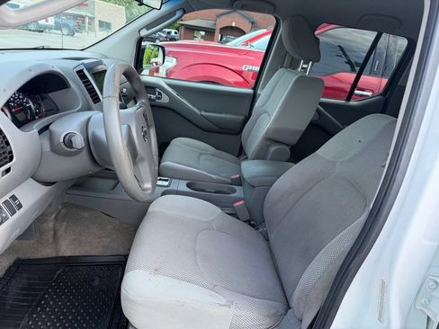 Used 2011 Nissan Frontier SV RWD image 7
