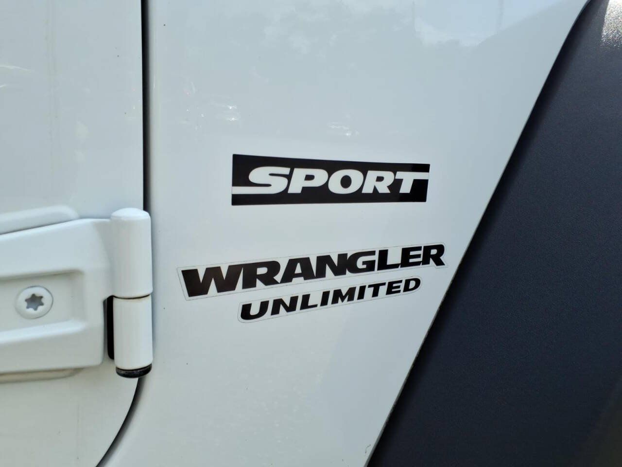 Used 2017 Jeep Wrangler Unlimited Sport w/ Connectivity Group AWD/4WD image 25
